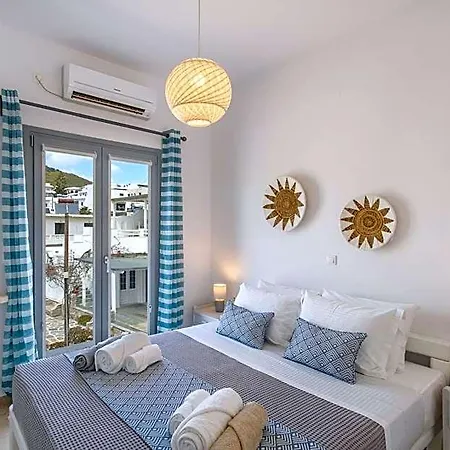 Playa Paros Piso Livadi